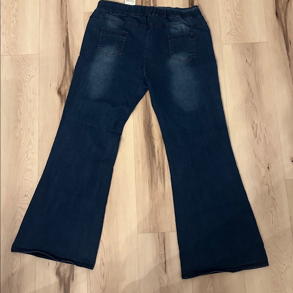 Stretch denim flare legs - Picture 6 of 6